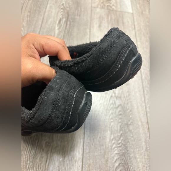 The North Face Black Slip-On Shoes - Picture 6 of 10